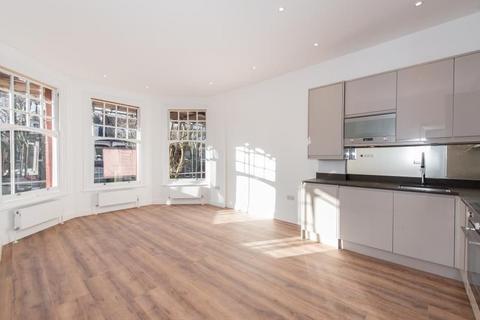 2 bedroom flat to rent, Queens Avenue, London N10