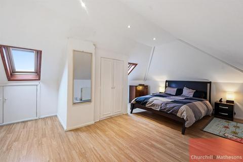 3 bedroom flat for sale, Western Avenue, Acton, W3