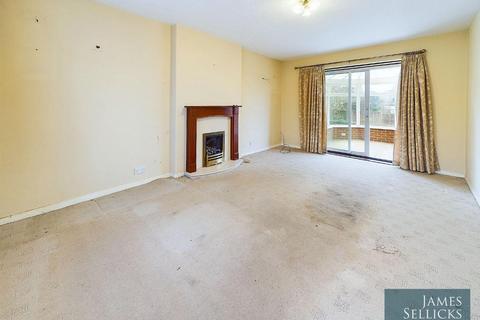 2 bedroom detached bungalow for sale, Oakside Crescent, Evington, Leicester