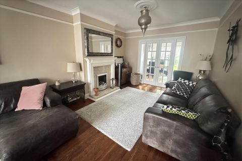 4 bedroom end of terrace house for sale, Helen Avenue, Feltham, Middlesex, TW14