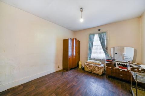 3 bedroom terraced house for sale, Oaklands Road, Cricklewood