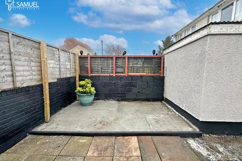 3 bedroom terraced house for sale, Waenheulog, Nantyglo. NP23 4BA