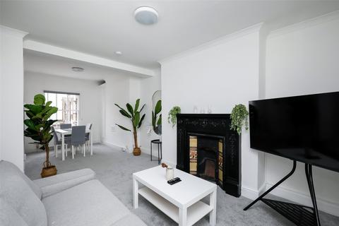 2 bedroom flat to rent, Portobello Road, Notting Hill, W11