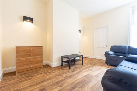 2 bedroom flat to rent, Simonside Terrace, Heaton NE6