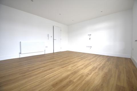 2 bedroom flat to rent, Copnor Road, Portsmouth PO3