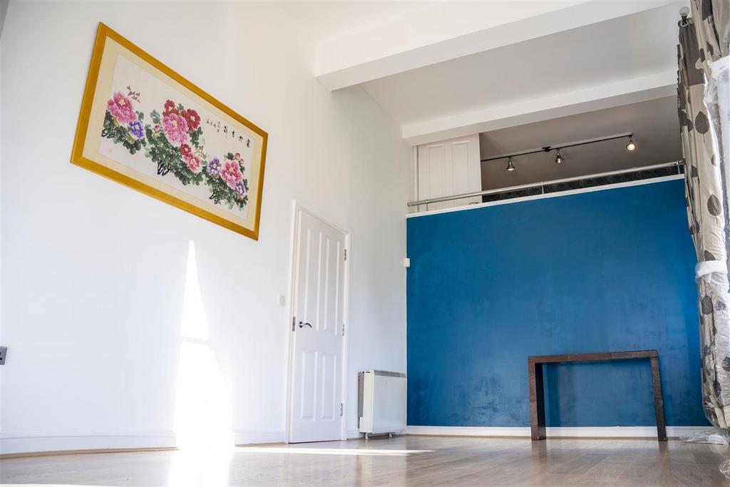 Apartment 7 2.jpg