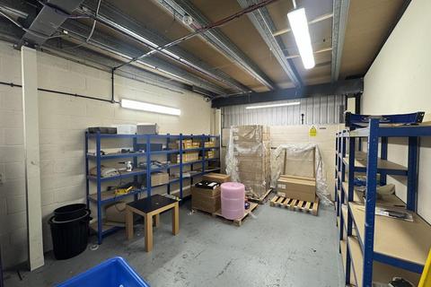 Industrial unit to rent, Unit 6 Devonshire Court, Victoria Road, Feltham, TW13 7LU