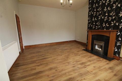 2 bedroom terraced house to rent, Bradford Road, Birstall, Batley