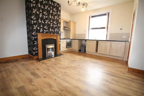 2 bedroom terraced house to rent, Bradford Road, Birstall, Batley