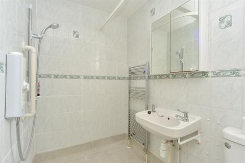 17 Mount Field, Queenborough, ME11 5DB