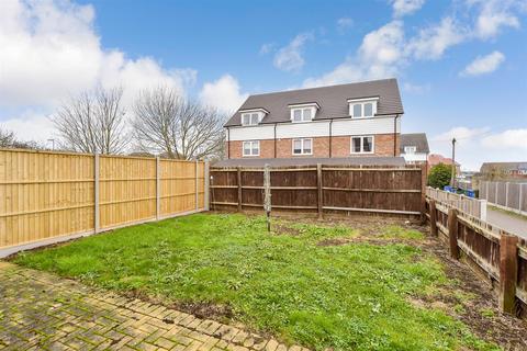 17 Mount Field, Queenborough, ME11 5DB