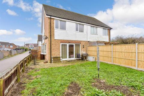 17 Mount Field, Queenborough, ME11 5DB