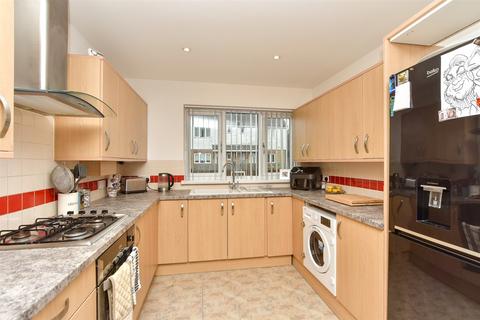 17 Mount Field, Queenborough, ME11 5DB