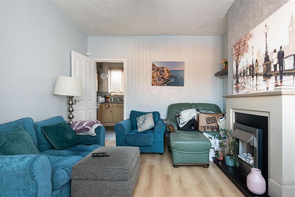 121 Longley Avenue West-7.jpg