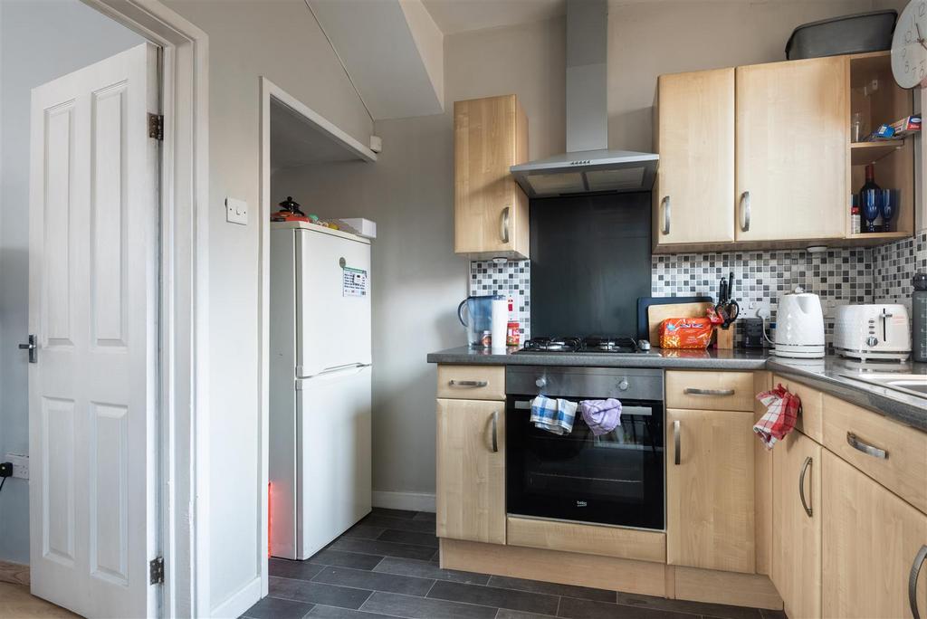 121 Longley Avenue West-4.jpg