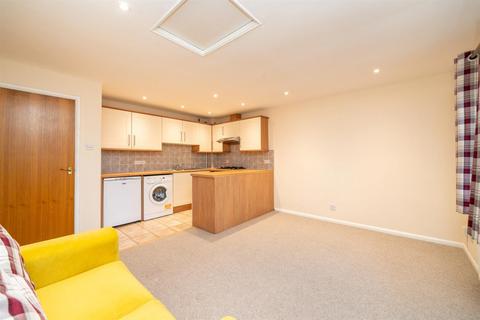 1 bedroom flat for sale, Wivelsfield, Eaton Bray, LU6 2JQ