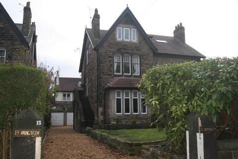 3 bedroom flat to rent, North Park Road, Leeds, West Yorkshire, LS8