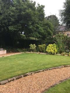 3 bedroom flat to rent, North Park Road, Leeds, West Yorkshire, LS8
