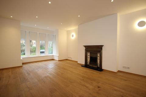 3 bedroom flat to rent, North Park Road, Leeds, West Yorkshire, LS8