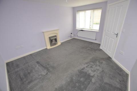 3 bedroom semi-detached house to rent, Cooke Close, Leigh