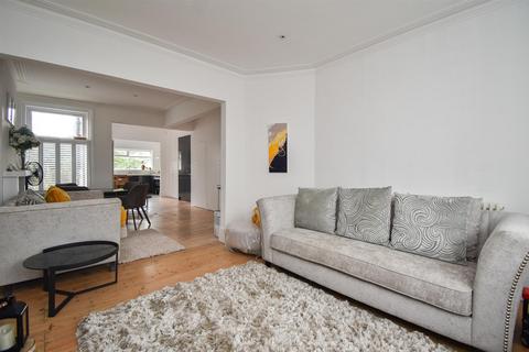 4 bedroom end of terrace house for sale, Old London Road, Hastings