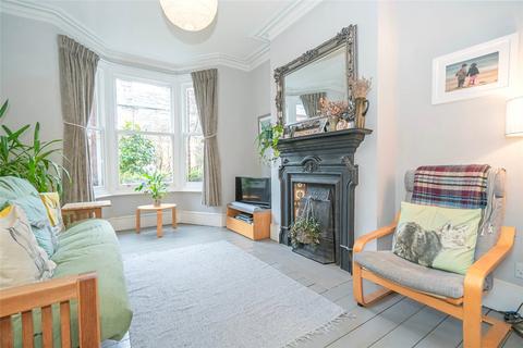 3 bedroom end of terrace house for sale, Hertford Road, London, N2