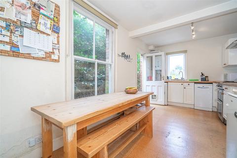 3 bedroom end of terrace house for sale, Hertford Road, London, N2