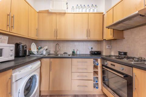 2 bedroom flat to rent, Uxbridge Road, Shepherd's Bush, London, W12