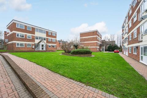 2 bedroom flat for sale, Valley Road, Streatham, London, SW16