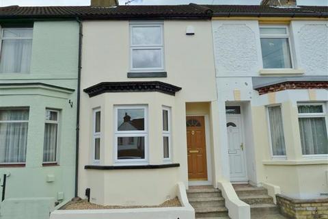 2 bedroom terraced house to rent, Glenfield Road, Dover, CT16 2AL