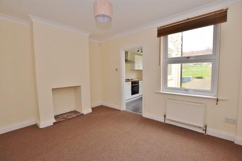 2 bedroom terraced house to rent, Glenfield Road, Dover, CT16 2AL