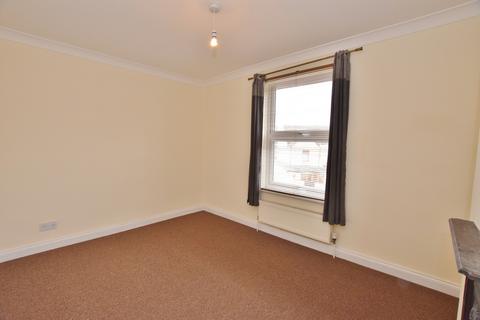 2 bedroom terraced house to rent, Glenfield Road, Dover, CT16 2AL