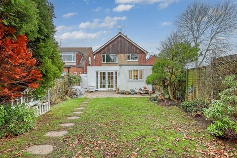 3 bedroom flat for sale, Cedar Close, Hutton, CM13
