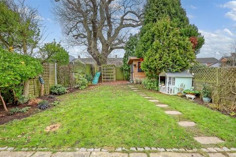 3 bedroom flat for sale, Cedar Close, Hutton, CM13