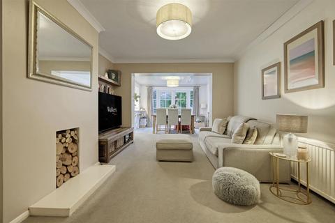3 bedroom flat for sale, Cedar Close, Hutton, CM13