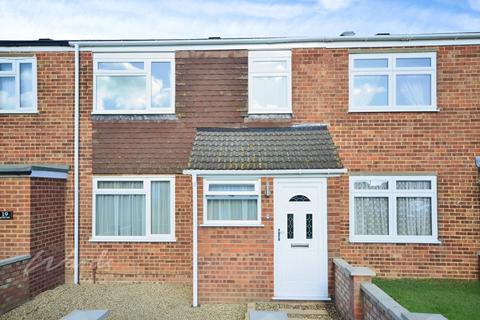 3 bedroom terraced house to rent, Blythe Close Sittingbourne ME10