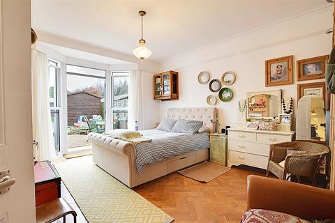 1 bedroom flat for sale, Cantelupe Road, Bexhill-On-Sea