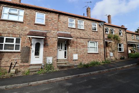 3 bedroom terraced house to rent, Church Close, Market Weighton