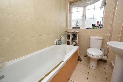 2 bedroom semi-detached bungalow for sale, Canvey Island SS8