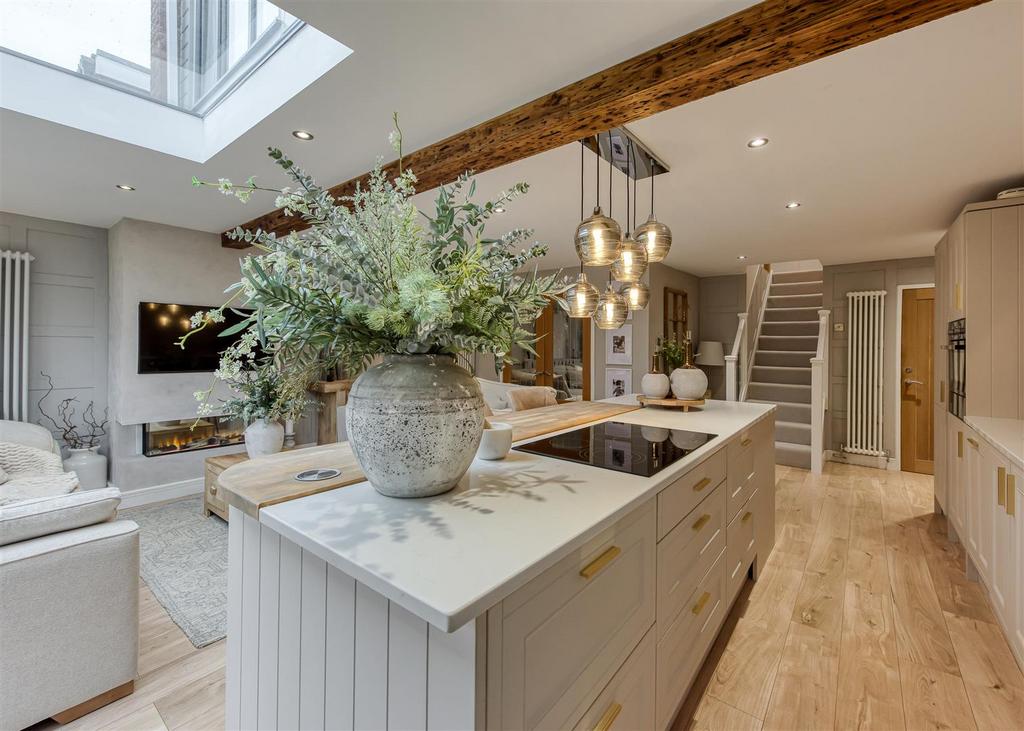 3 Ashley Gardens-kitchen7.jpg