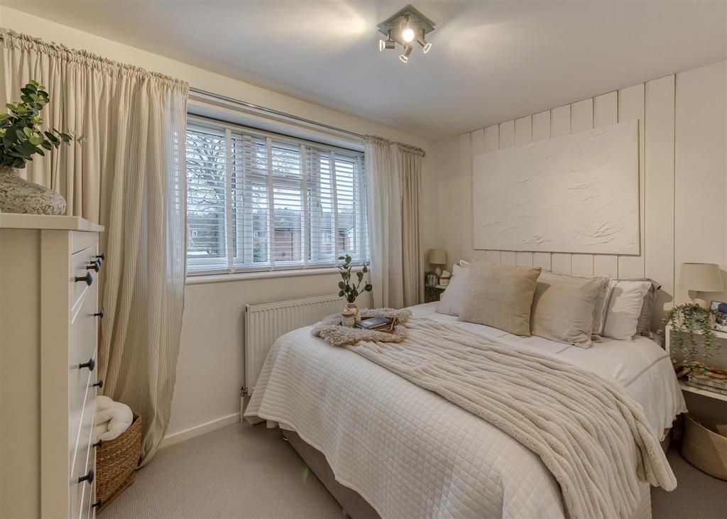 3 Ashley Gardens-bed3.jpg
