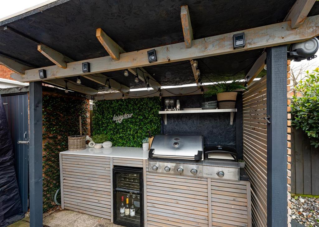 3 Ashley Gardens-garden2.jpg