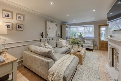 3 Ashley Gardens, Codsall, Wolverhampton, WV8 1AX