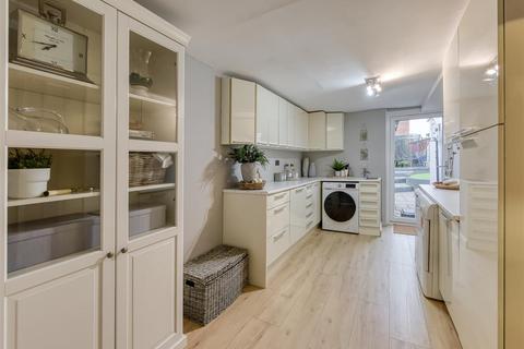 3 Ashley Gardens, Codsall, Wolverhampton, WV8 1AX