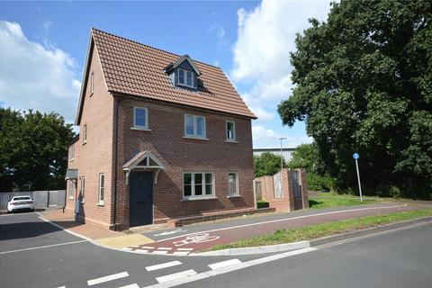 3 bedroom detached house to rent, 8 Broadoak View, Canal Way, Ilminster, Somerset, TA19