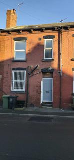 2 bedroom terraced house to rent, Leeds LS11