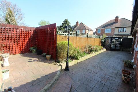 2 bedroom detached bungalow for sale, Kingsway North, Leicester LE3