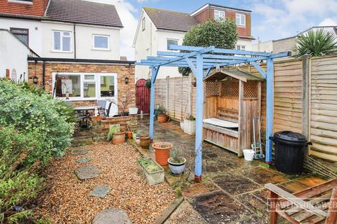 91 Upper Farm Road, West Molesey, KT8 2QU