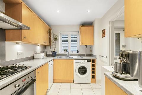 3 bedroom end of terrace house for sale, Farrier Place, Sutton