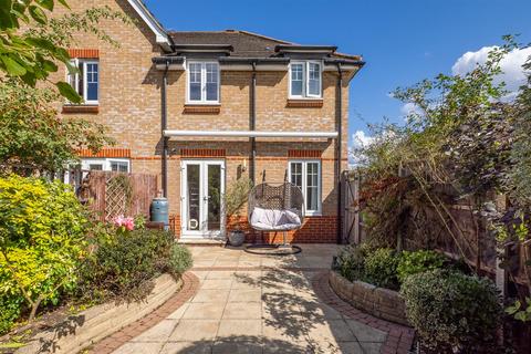 Farrier Place, Sutton